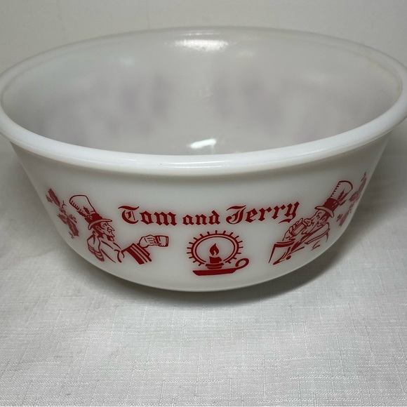 Tom and Jerry Hazel Atlas White & Red Milk Glass Bowl. Vintage - Picture 2 of 8